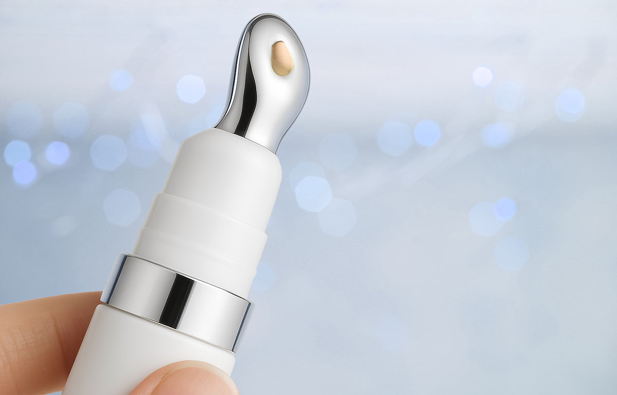 The applicator tip of Fix Studios medical-grade RadiantGaze™ Brightening Mineral Eye Defense SPF 50+